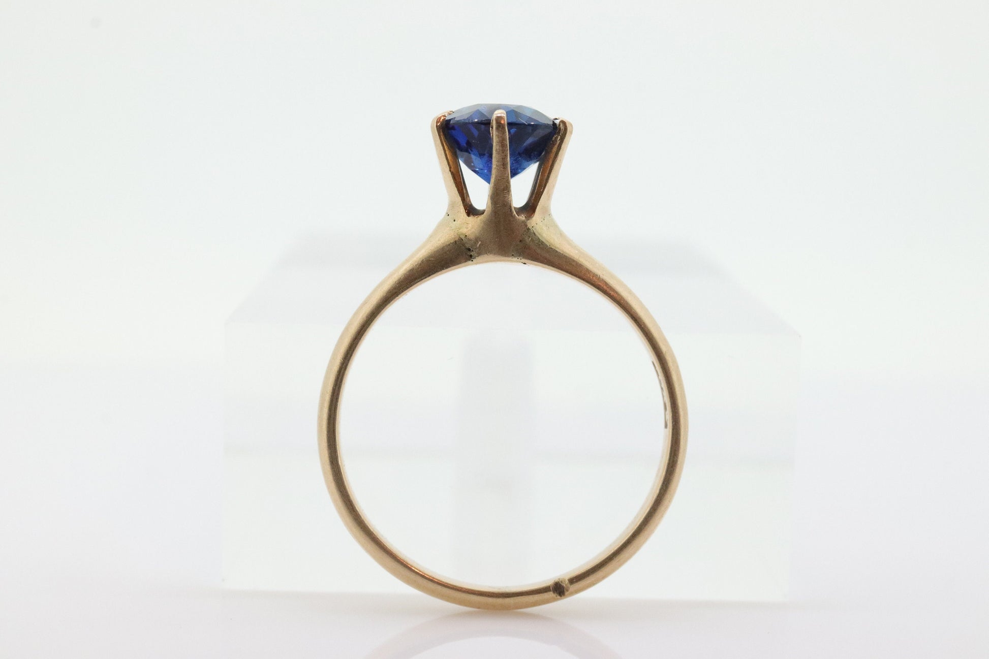 10k Blue SAPPHIRE victorian prong set. Sapphire prong set solitaire ring. st(90)