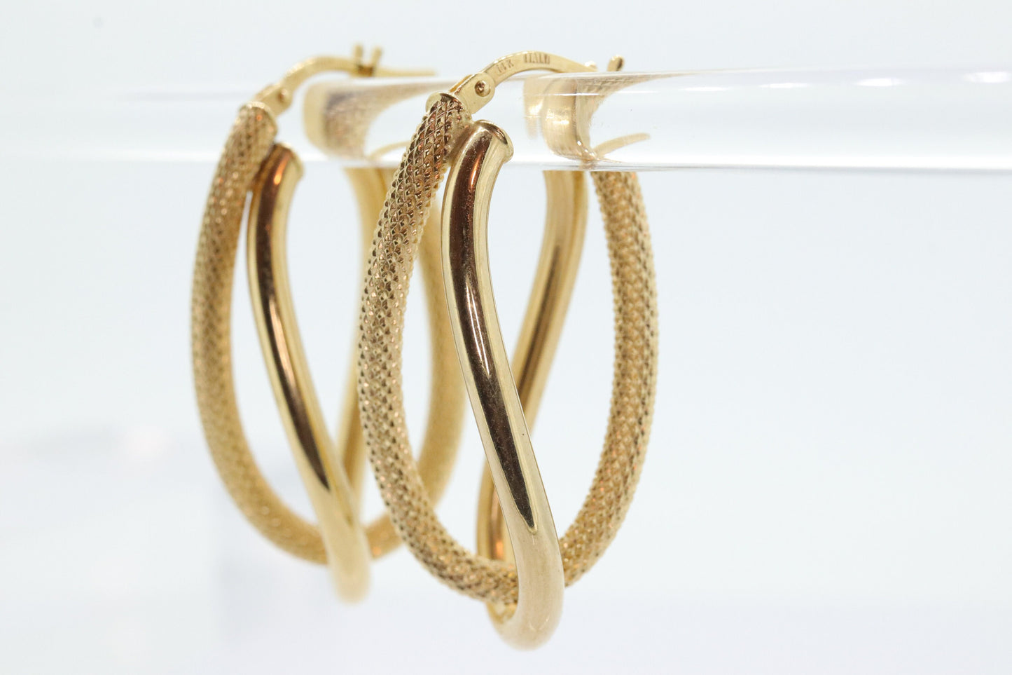 14k Gold Puffed Hollow HOOP Earrings. Intertwined Textured Loop earrings. MILOR Italy st74/75