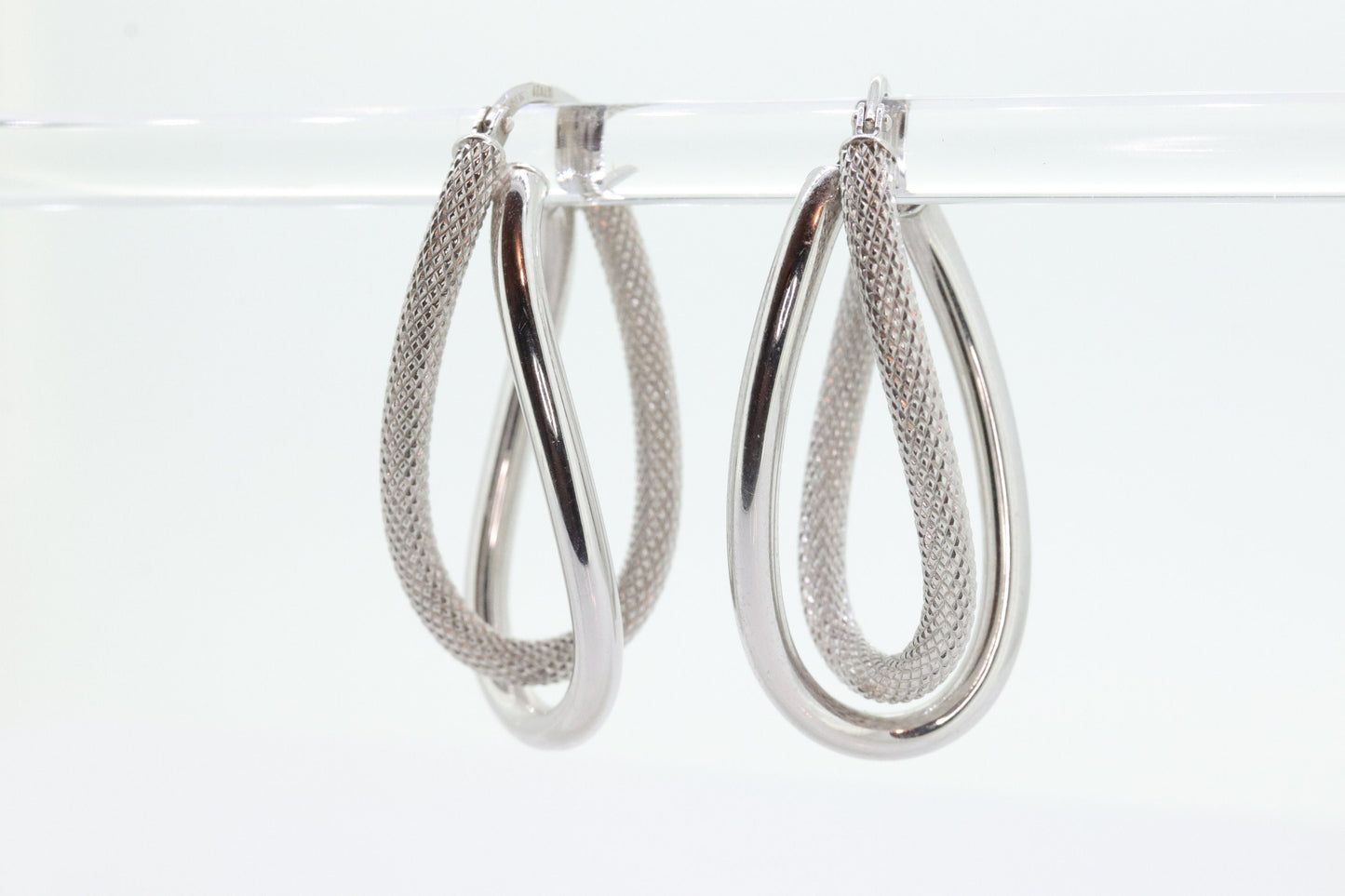 14k Gold Puffed Hollow HOOP Earrings. Intertwined Textured Loop earrings. MILOR Italy st74/75