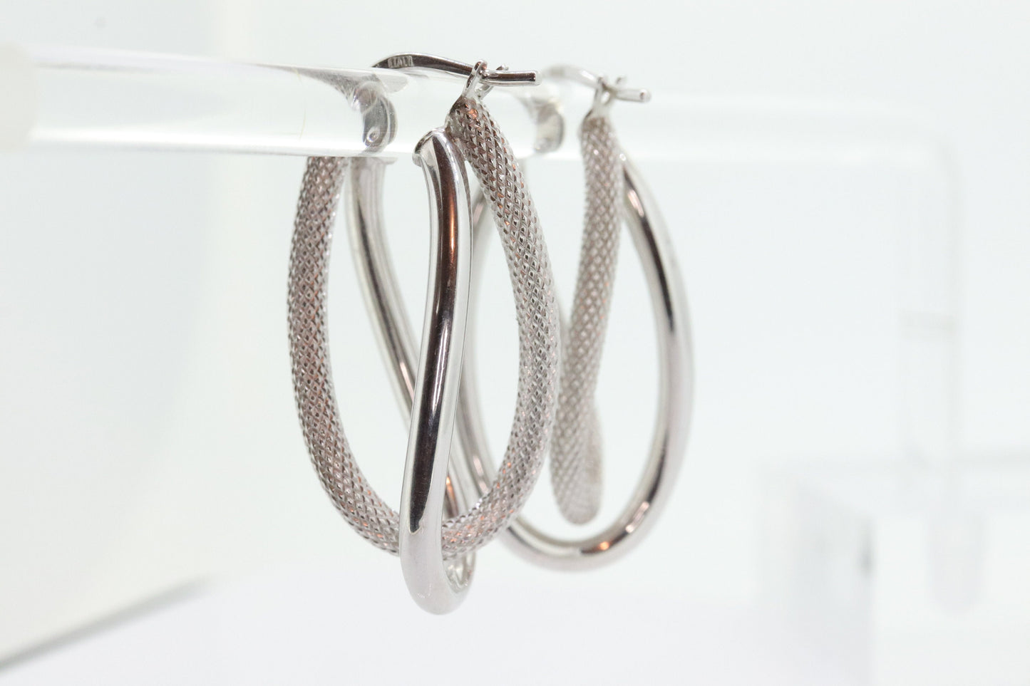 14k Gold Puffed Hollow HOOP Earrings. Intertwined Textured Loop earrings. MILOR Italy st74/75