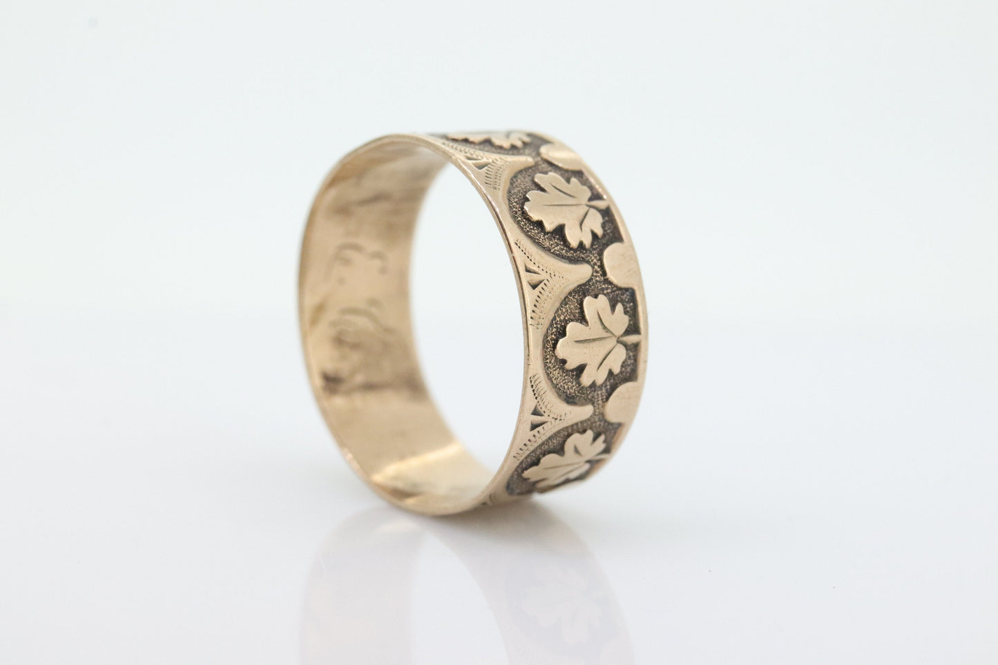 Antique 10k Wide Cigar Embossed band. Antique Cigar Rose Gold Vintage Embossed Maple Oak Leaf design. 7mm sz7.75 st(121)