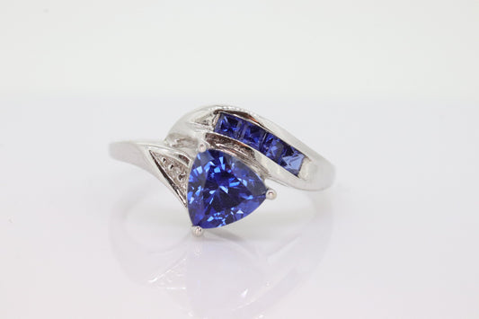 Trillion Sapphire and Diamond ring 10k white gold. 10k Triangle Blue sapphire ring. Princess Sapphire. st(62)