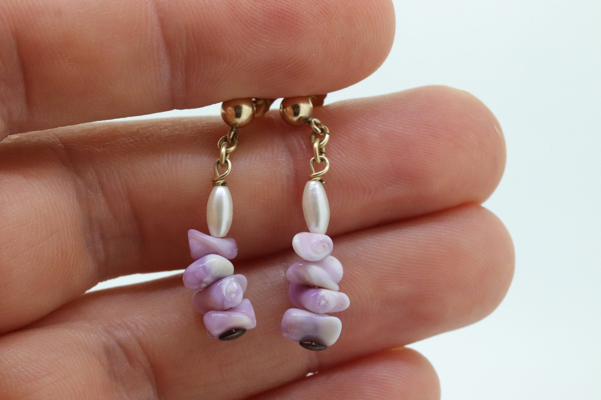 14k Gold dangle drop Shell Earrings. Pearl Purple Shell Drop bead earrings. Seashell earrings st(20)