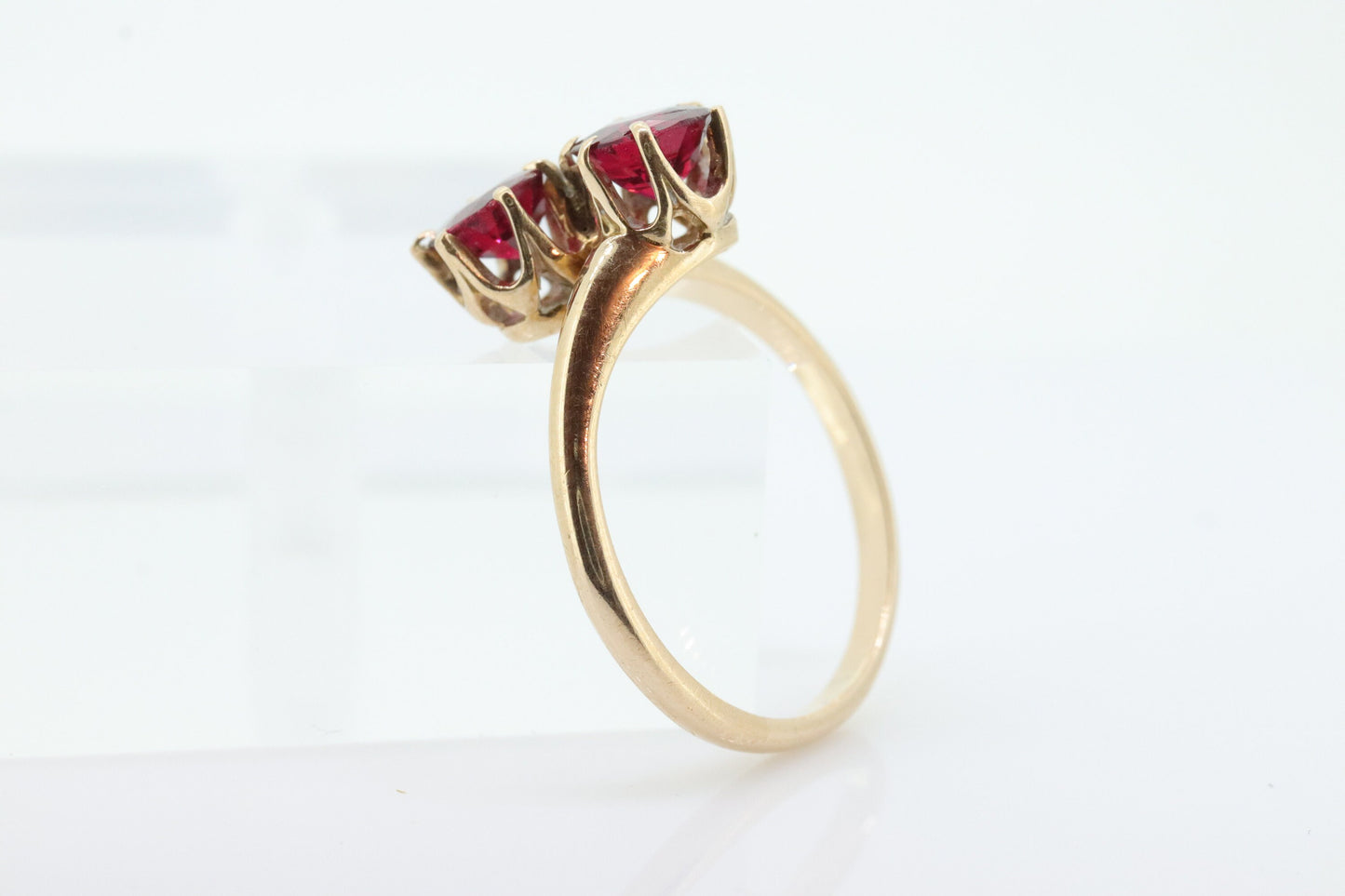 JR Wood 14K Garnet Twin Band. Vintage Jr Wood and Sons Garnet Victorian claw bypass ring. st(81)