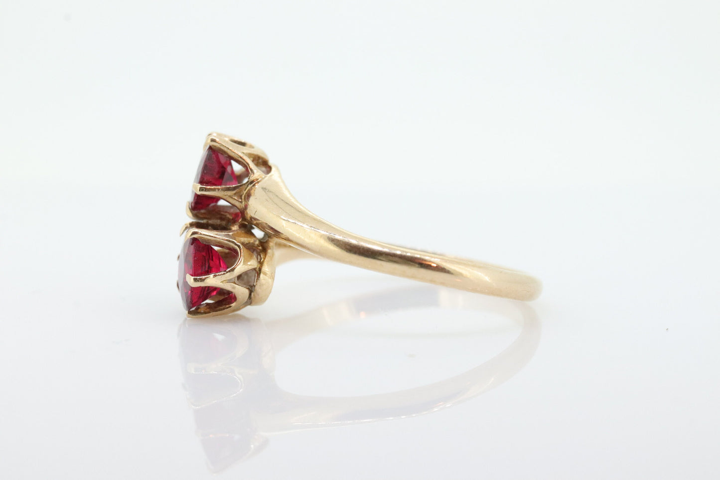 JR Wood 14K Garnet Twin Band. Vintage Jr Wood and Sons Garnet Victorian claw bypass ring. st(81)