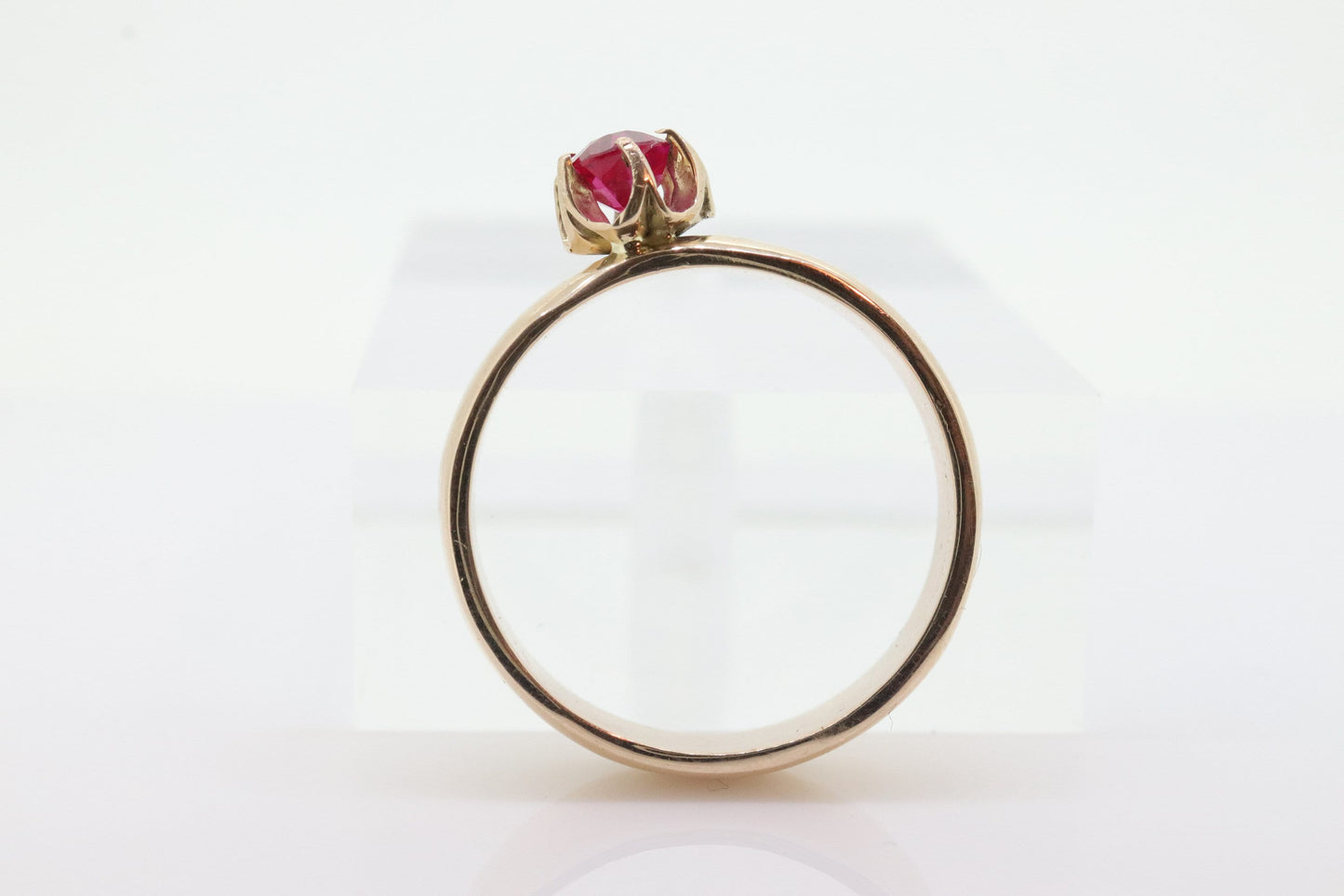 Vintage Buttercup Ruby Ring. 10k gold ring with a solitaire round Ruby. WiDe shank band. Buttercup Claw ruby. st(92)