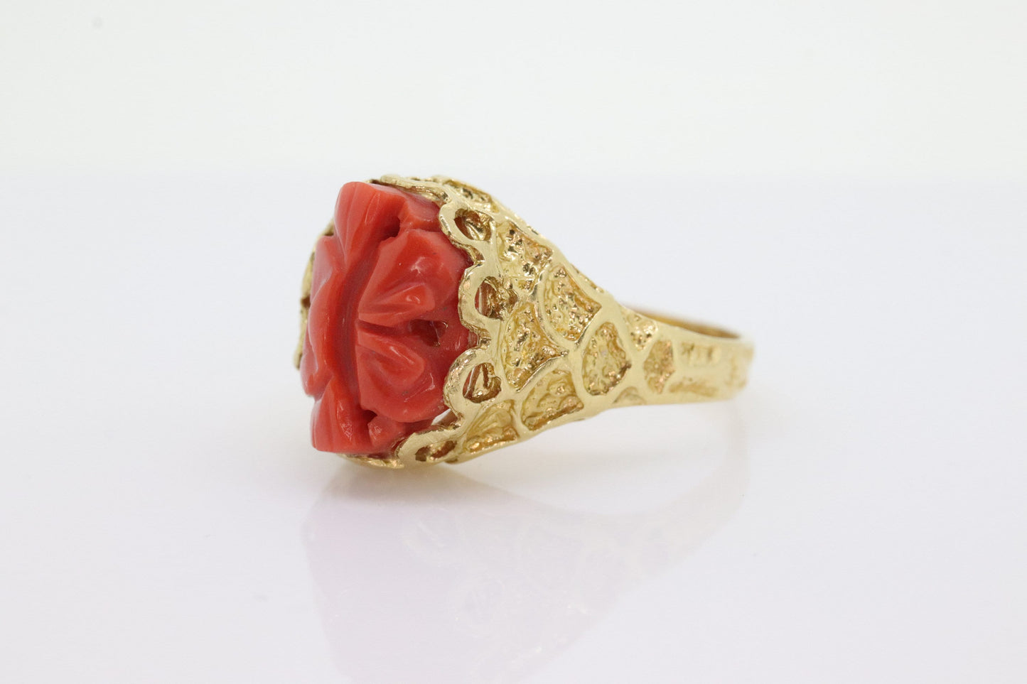 18k Large Carved Orange CORAL ring. 18k Coral Flower Texture set statement ring. Fine Jewelry Coral band. st(230)