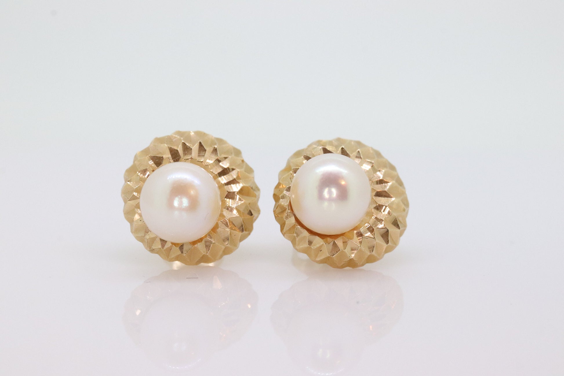 14k Pearl Stud earrings with Textured background. High Quality Akoya Pearl Diamond cut 14k Texture. Offcenter stud earrings. st(63)