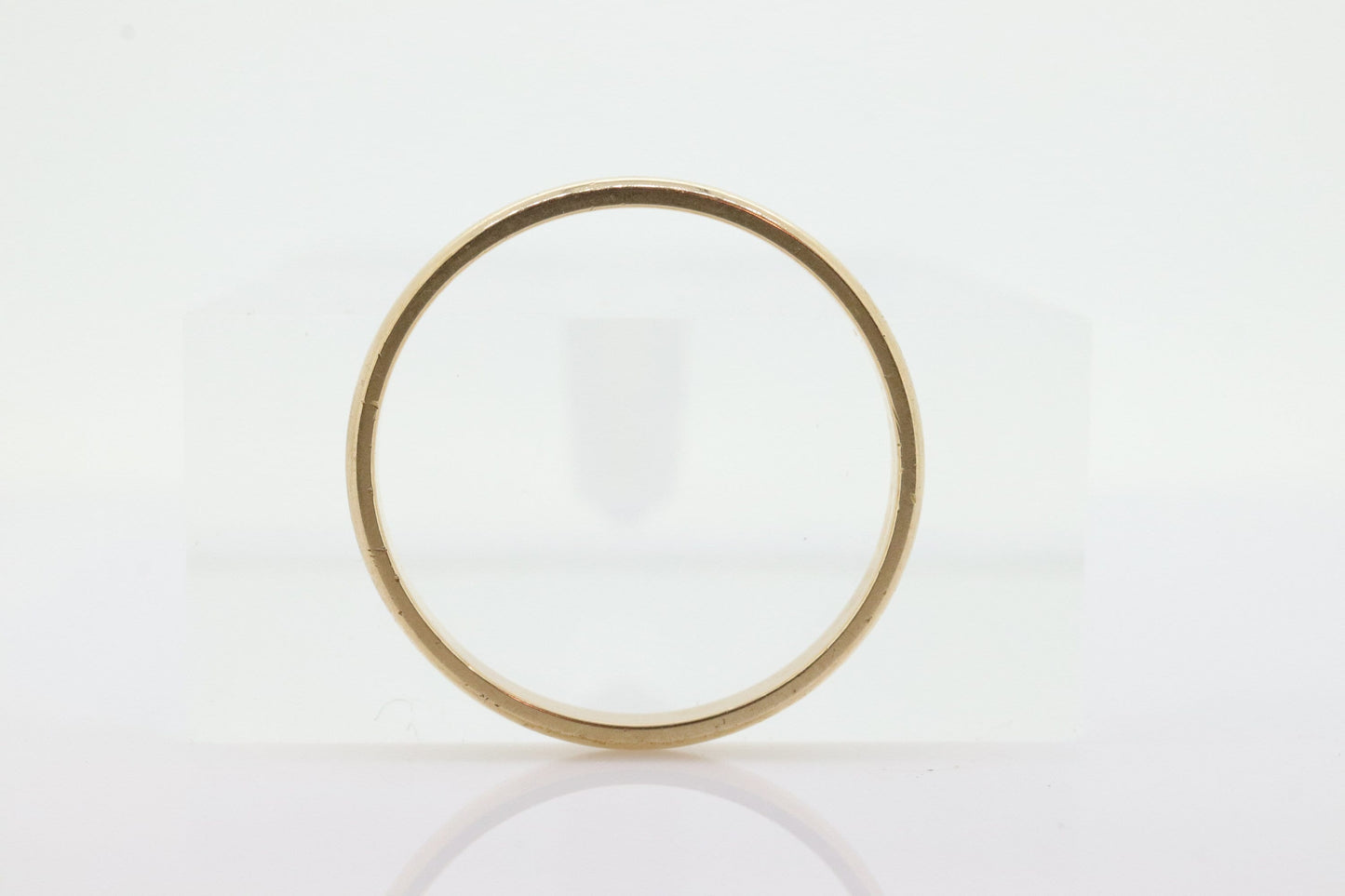 14k Yellow Gold Band. 14k Gold Wedding Band 2mm wide Size 6.5 st(55)