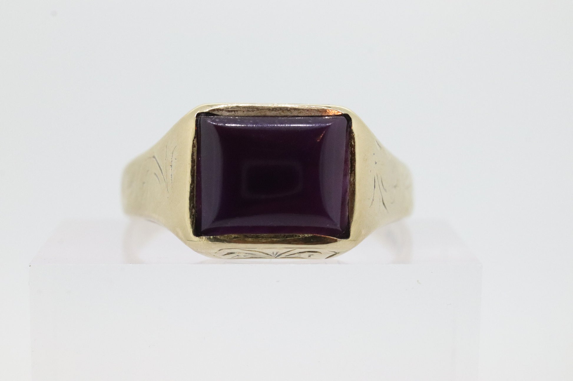 10k SUGILITE Purple bezel ring. Antique engraved 10k Rectangle Purple Sugilite bezel set in a Heavy shank. SZ 11 5.1grams