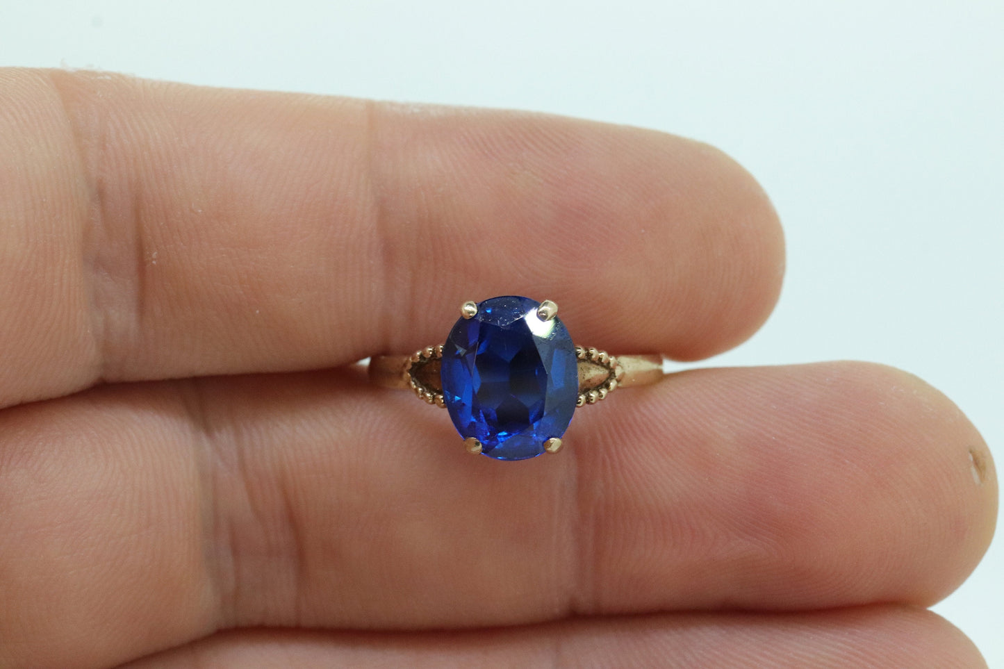 10k Oval Blue Spinel ring. 10k Yellow Gold Blue Spinel Solitaire Ring st98