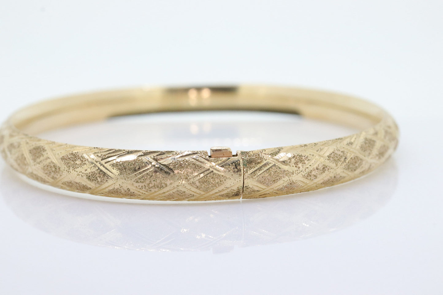 10k Yellow Gold Etched Bangle Bracelet. 10k HOB Gold Hinged Bracelet