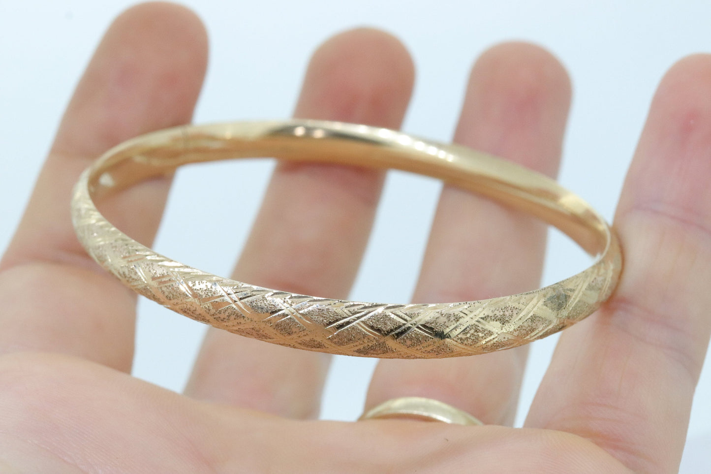 10k Yellow Gold Etched Bangle Bracelet. 10k HOB Gold Hinged Bracelet