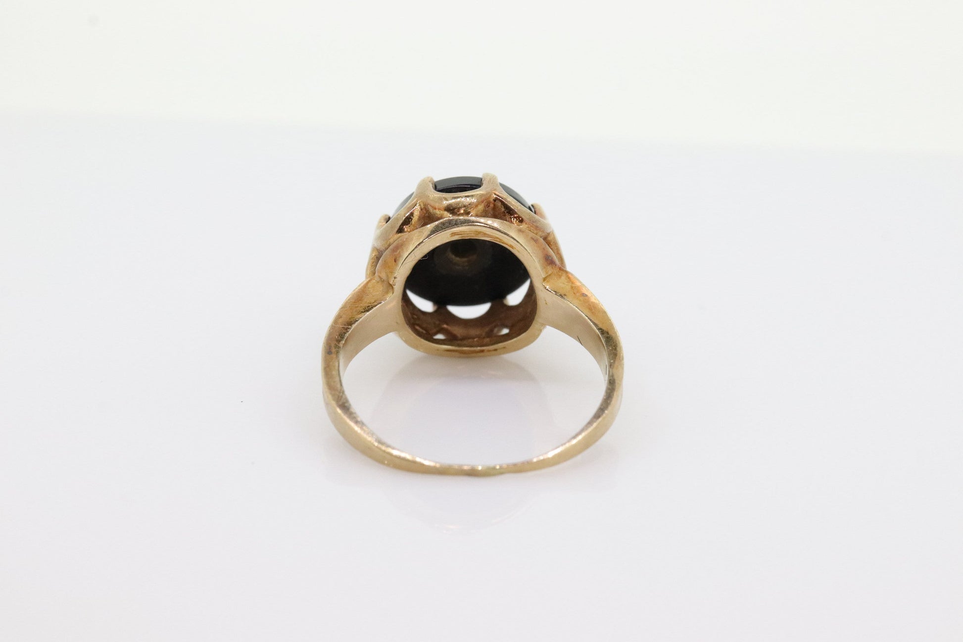 10k Onyx and diamond ring. 10k rose gold round onyx diamond ring. Vintage Mourning ring. st88