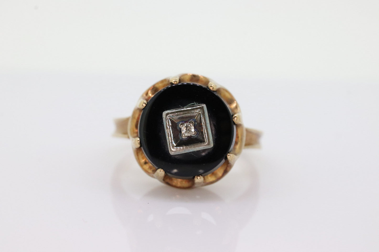 10k Onyx and diamond ring. 10k rose gold round onyx diamond ring. Vintage Mourning ring. st88