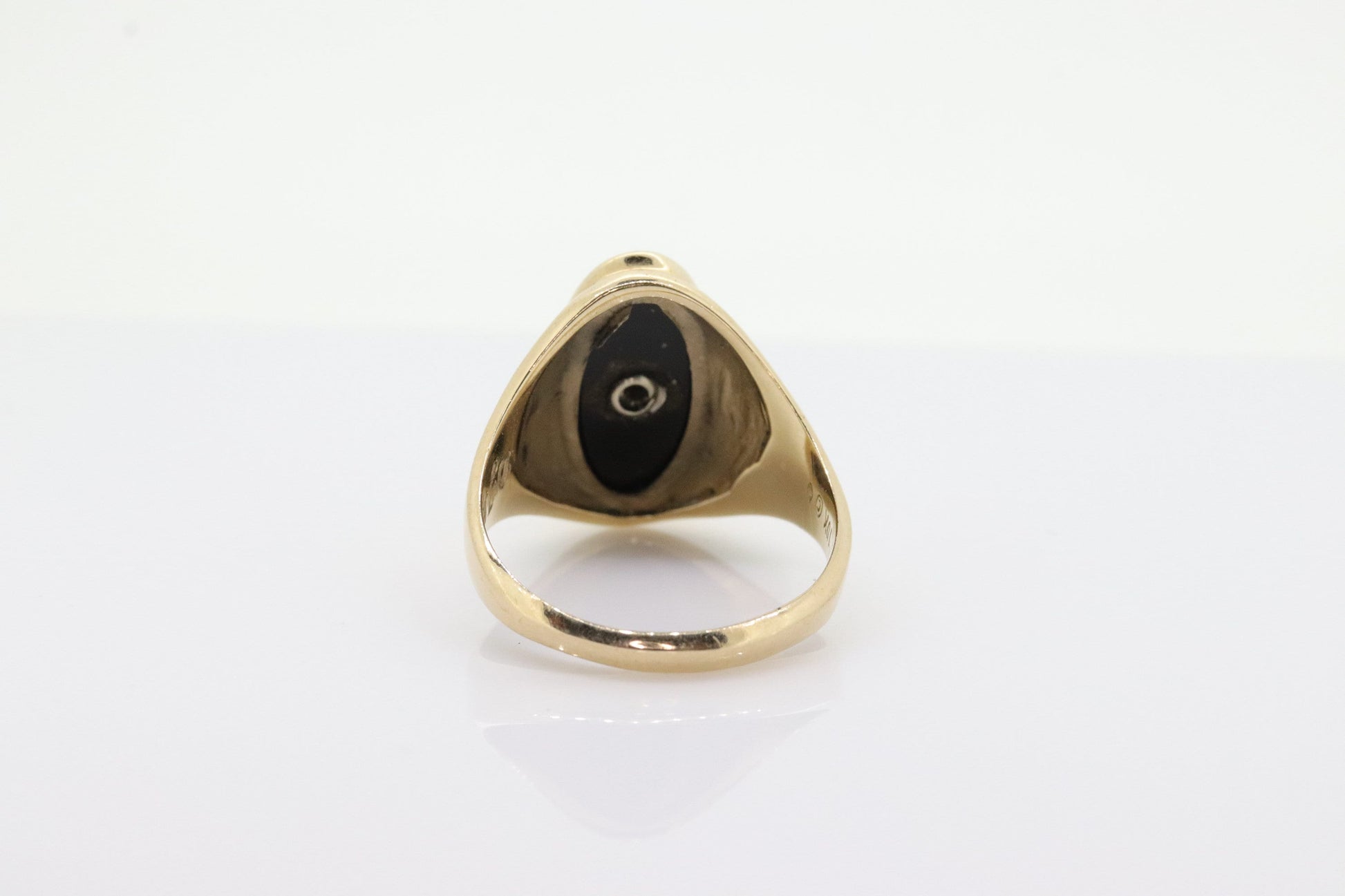 10k ONYX and diamond ring. Onyx and diamond yellow gold W 30 Year Anniversary st75