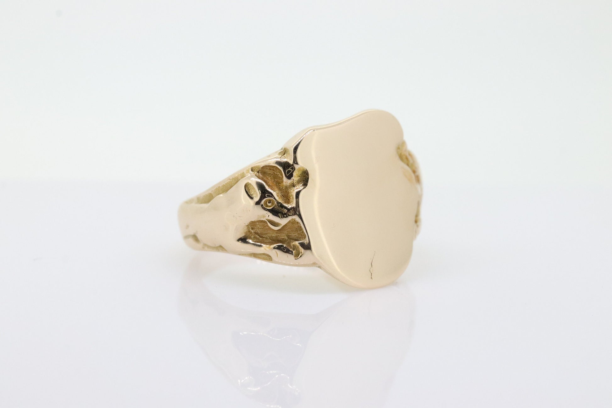 Antique LION Signet Ring. 10k Yellow gold. Blank Engrave able Signet ring. Heavy Lion Lioness Ring st(200)