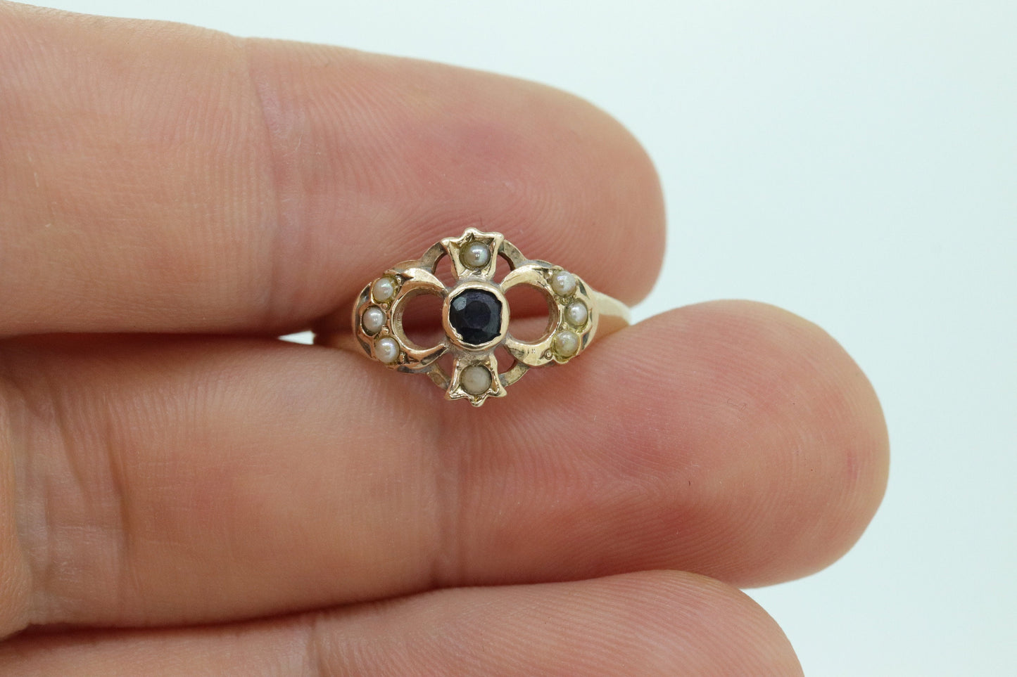 Antique Sapphire pearl bubble ring. Crown Tiara Sapphire pearl seed. 14k Filigree Open ring. st(105)