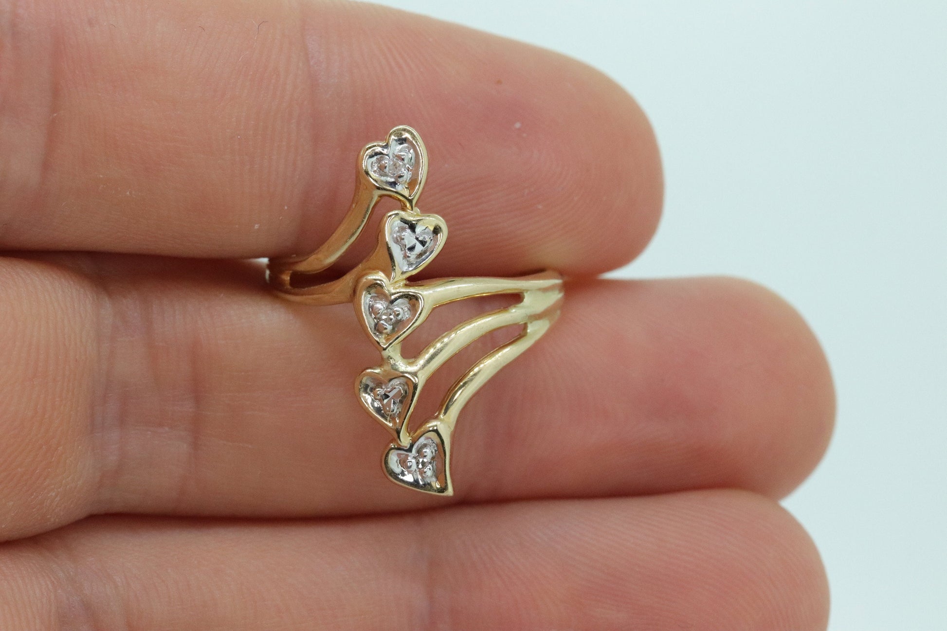 14k Heart and diamond ring. Tiny Heart multiple heart ring love beat ring. Dainty skinny stacking stacked ring. st(109/25)