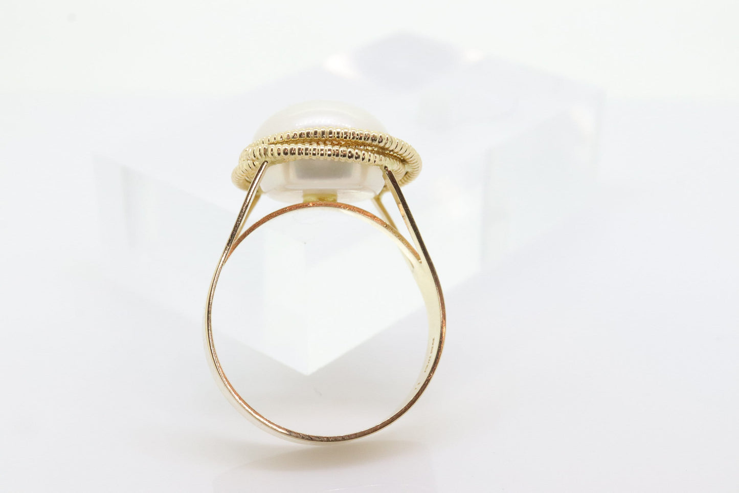 14k Large Mabe Ring. Mabe Pearl Solitaire ring. st(120/11)