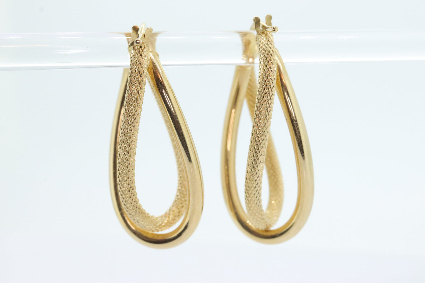 14k Gold Puffed Hollow HOOP Earrings. Intertwined Textured Loop earrings. MILOR Italy st74/75