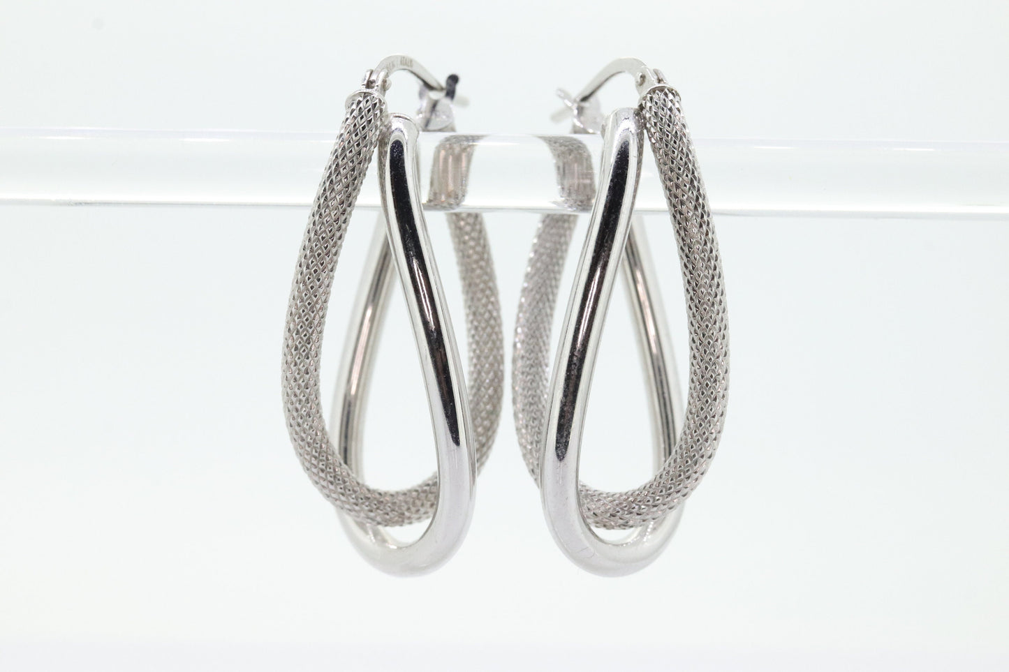 14k Gold Puffed Hollow HOOP Earrings. Intertwined Textured Loop earrings. MILOR Italy st74/75