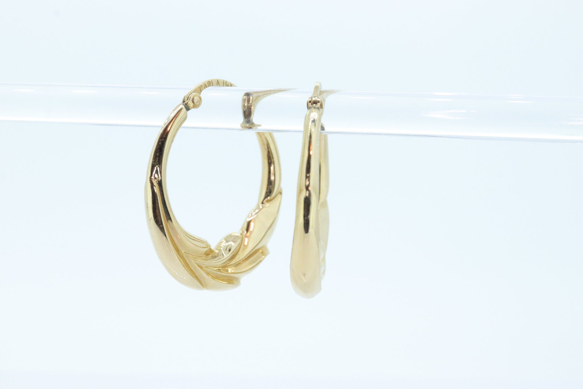 Vintage 14k Gold Puffed Hollow Earrings. Carla Hoop earrings. st(88/11)