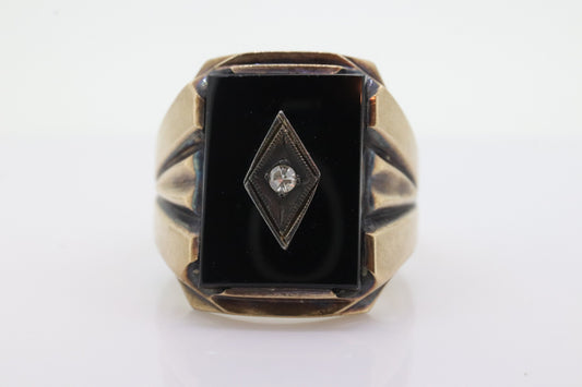 10k ONYX and diamond Signet ring. 5.5gram Heavy Mens Onyx and diamond Darkened yellow gold ring. stock(126/50)