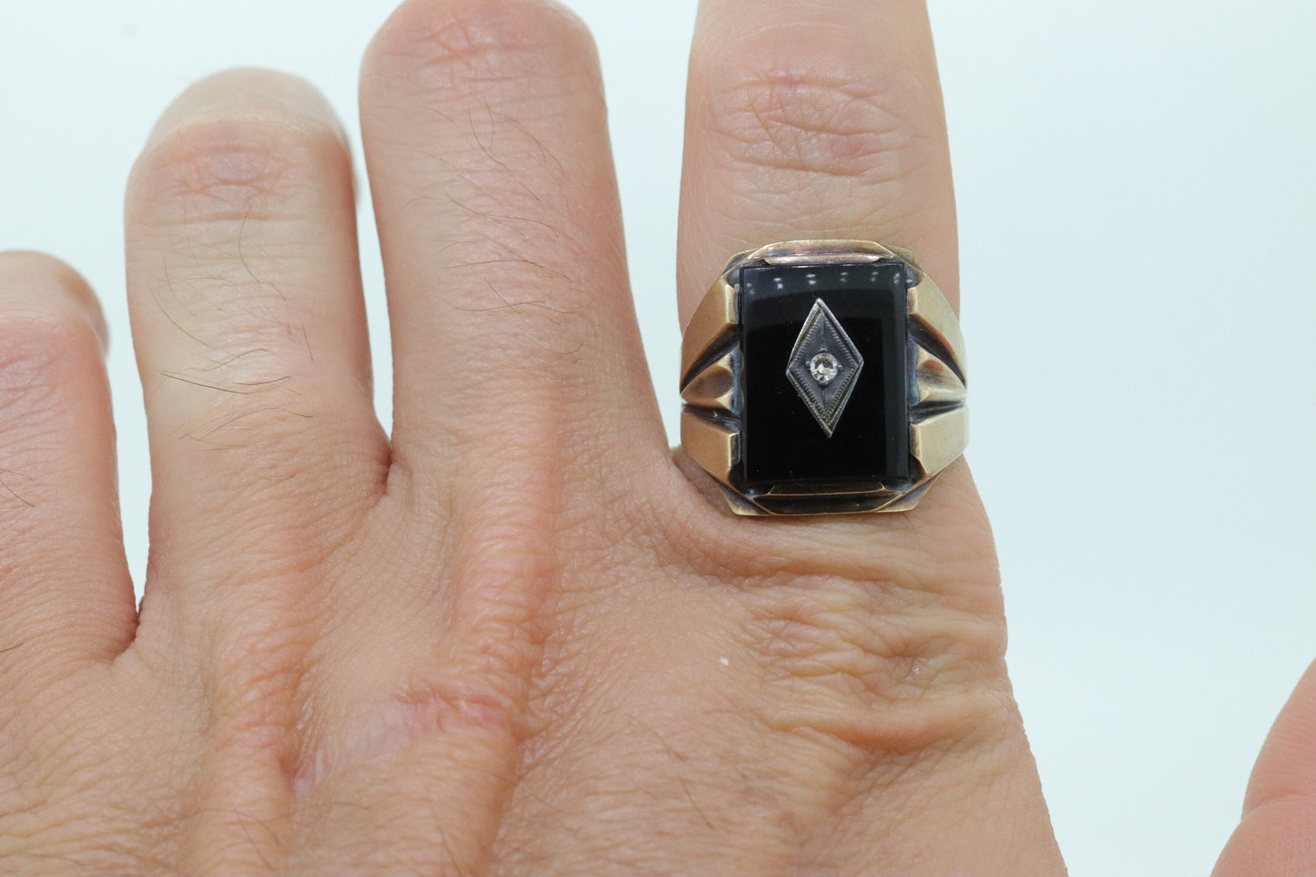 10k ONYX and diamond Signet ring. 5.5gram Heavy Mens Onyx and diamond Darkened yellow gold ring. stock(126/50)