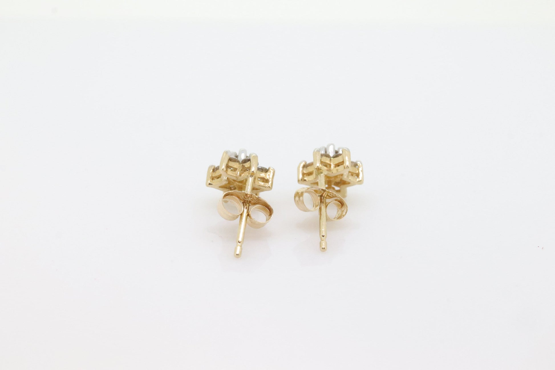 Diamond Flower Cluster Earrings. Diamond Daisy 14k stud earrings. Diamond Stud 14k Yellow Gold Earrings. 0.35 ctw. st57/50