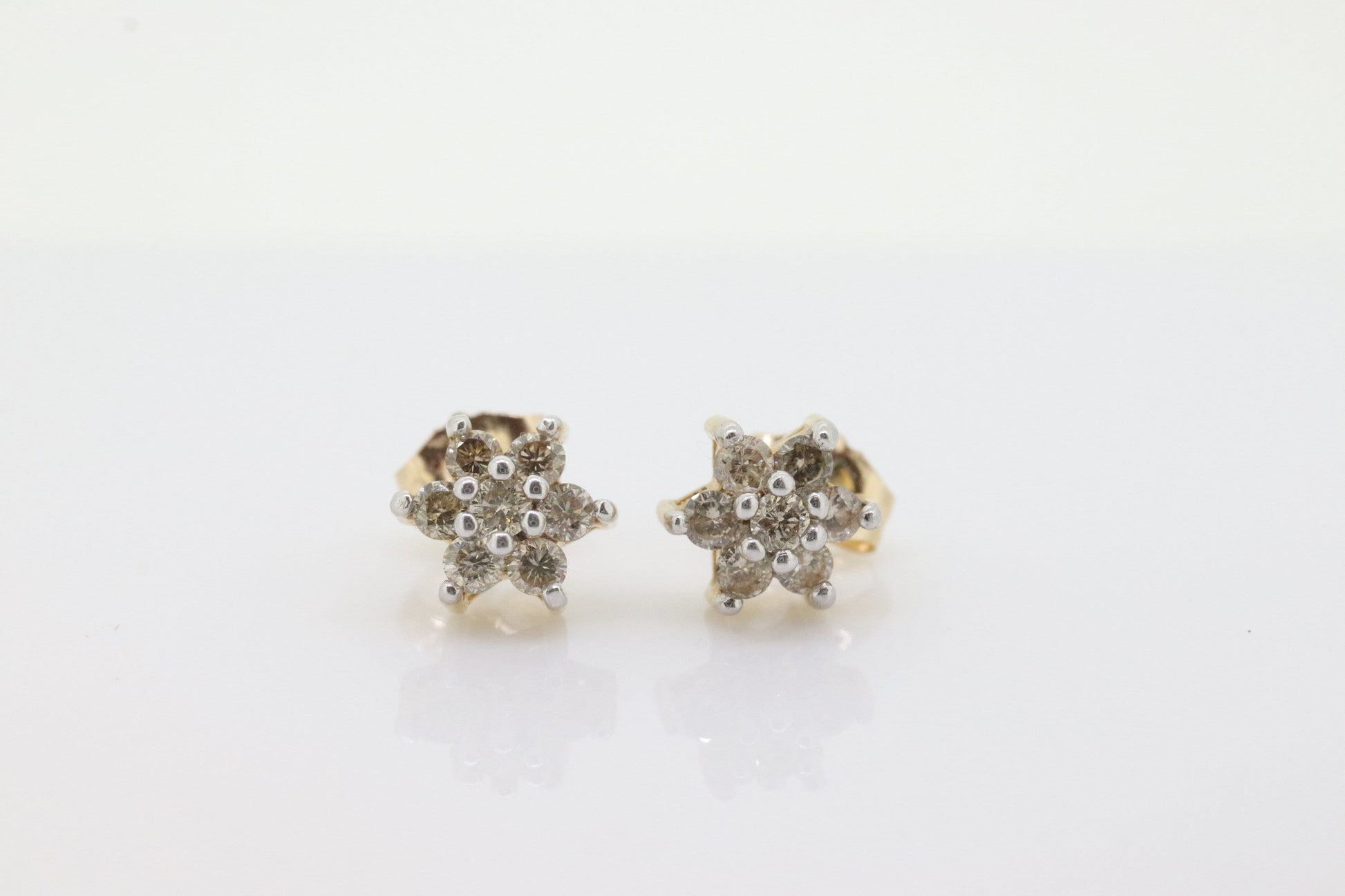 Diamond Flower Cluster Earrings. Diamond Daisy 14k stud earrings. Diamond Stud 14k Yellow Gold Earrings. 0.35 ctw. st57/50