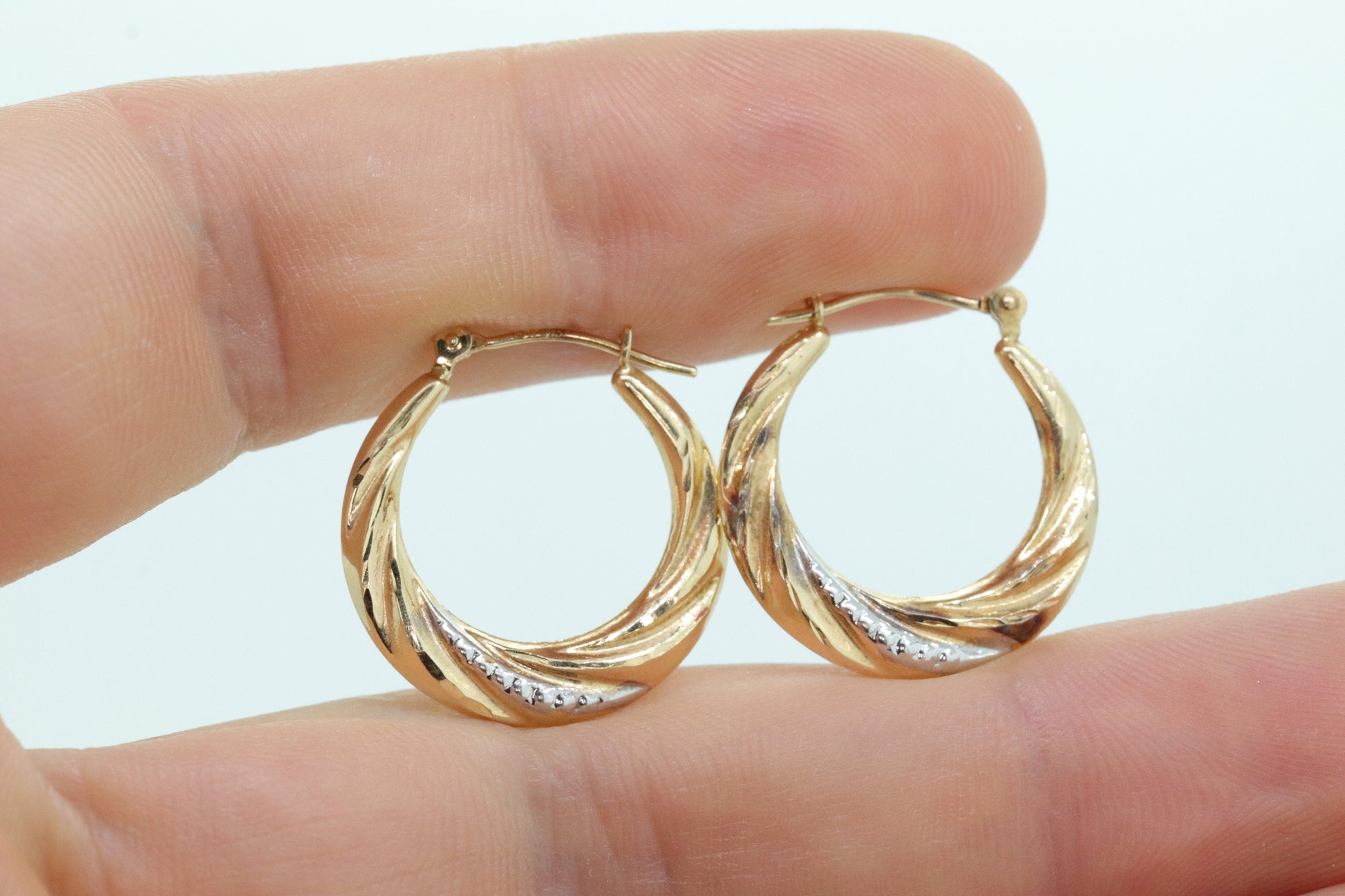 Vintage 14k Gold Puffed Hollow Earrings. Jacmel Hoop Embossed earrings. JCM earrings. Hoop earrings 80s. st(45)