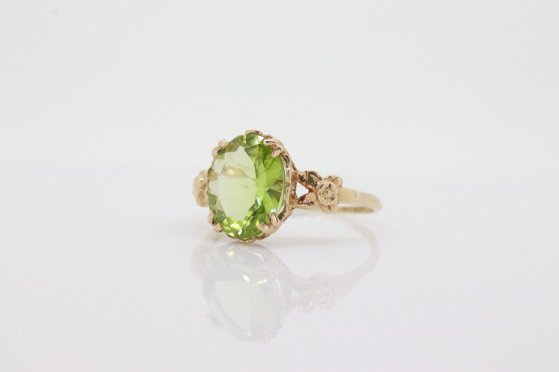 10k Peridot Solitaire ring. Antique Large Natural Oval Peridot ring. 10k Vintage Peridot Flower Blossom ring. st(89)