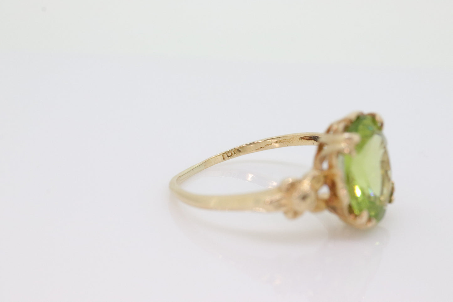 10k Peridot Solitaire ring. Antique Large Natural Oval Peridot ring. 10k Vintage Peridot Flower Blossom ring. st(89)