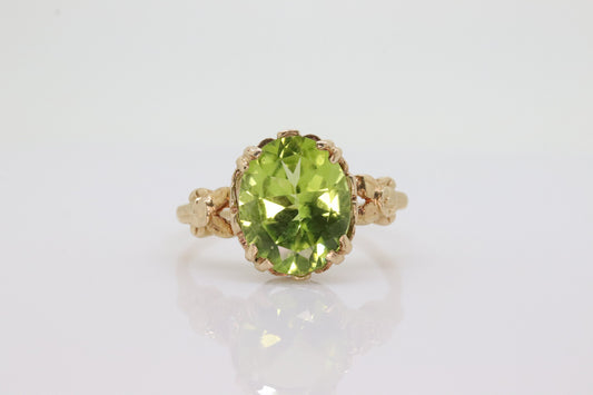 10k Peridot Solitaire ring. Antique Large Natural Oval Peridot ring. 10k Vintage Peridot Flower Blossom ring. st(89)