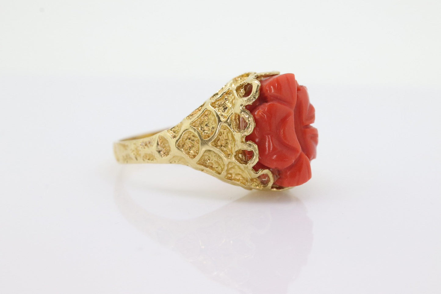 18k Large Carved Orange CORAL ring. 18k Coral Flower Texture set statement ring. Fine Jewelry Coral band. st(230)