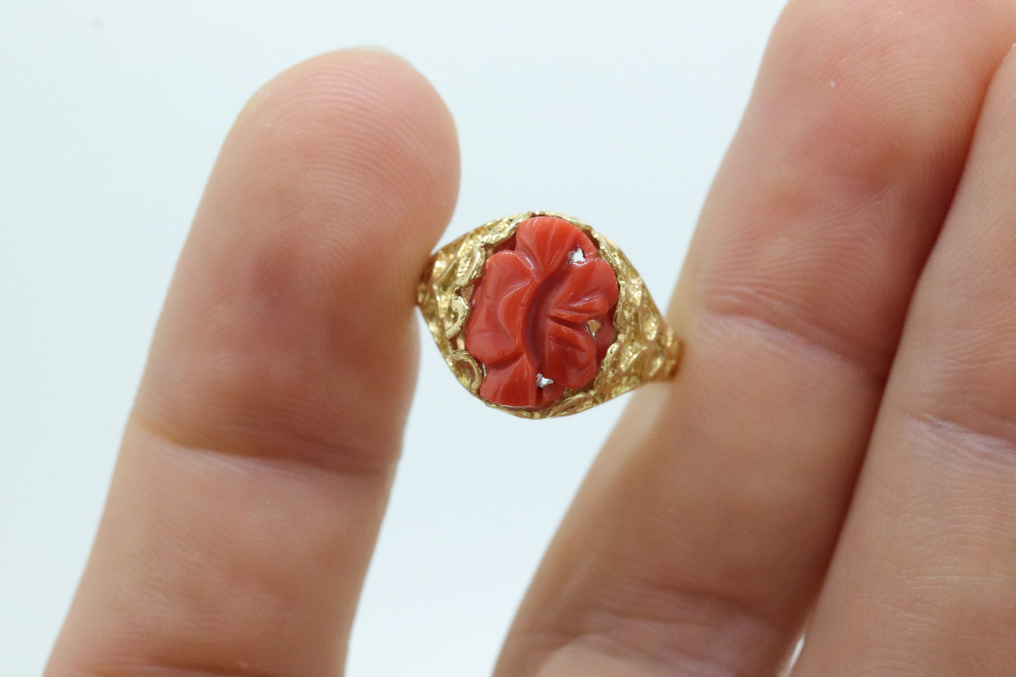 18k Large Carved Orange CORAL ring. 18k Coral Flower Texture set statement ring. Fine Jewelry Coral band. st(230)