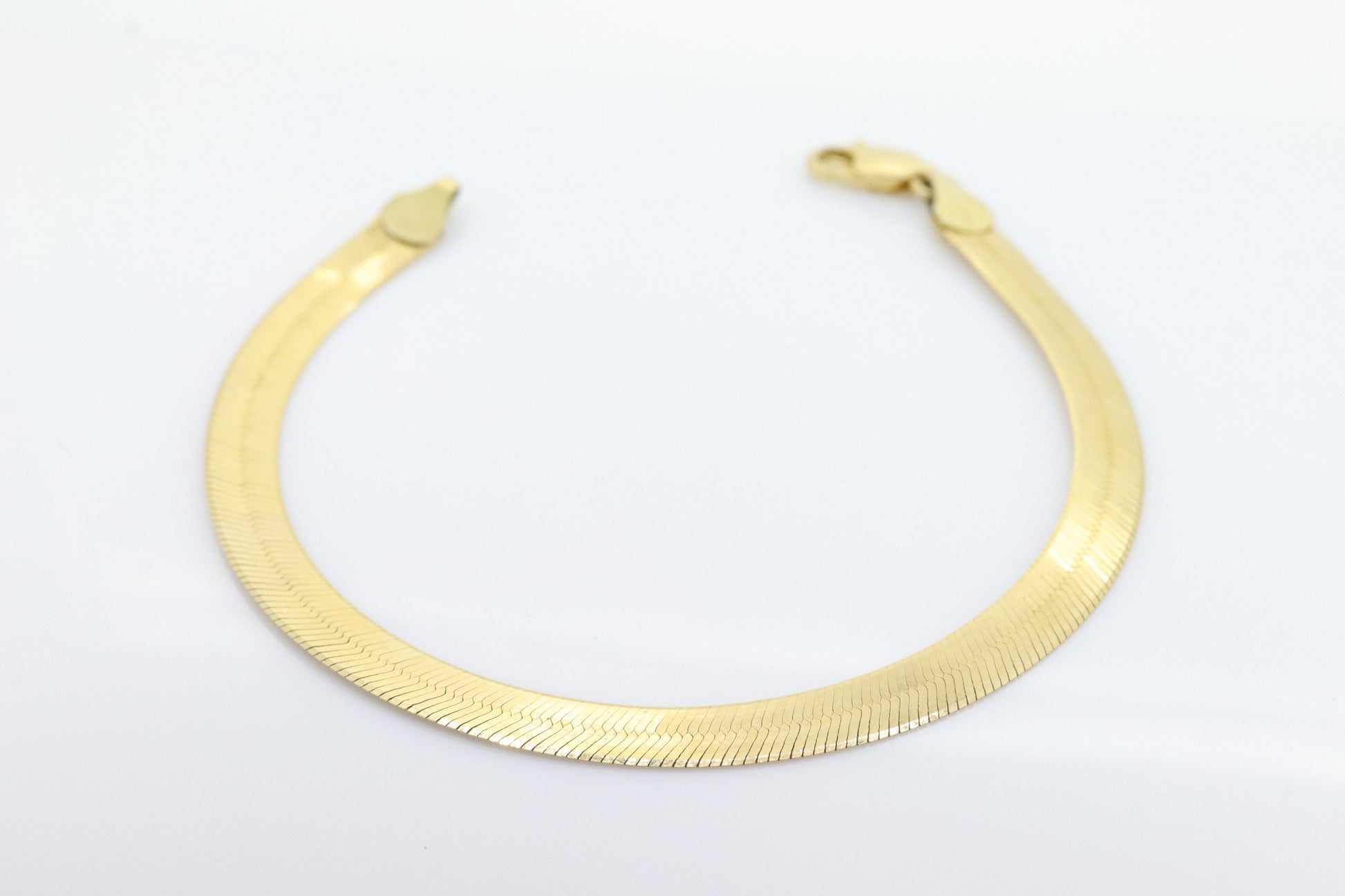 Vintage 14k Yellow Gold High Polish Gloss herringbone bracelet. Wide Herringbone Bracelet. Herringbone chain bracelet. st(178)