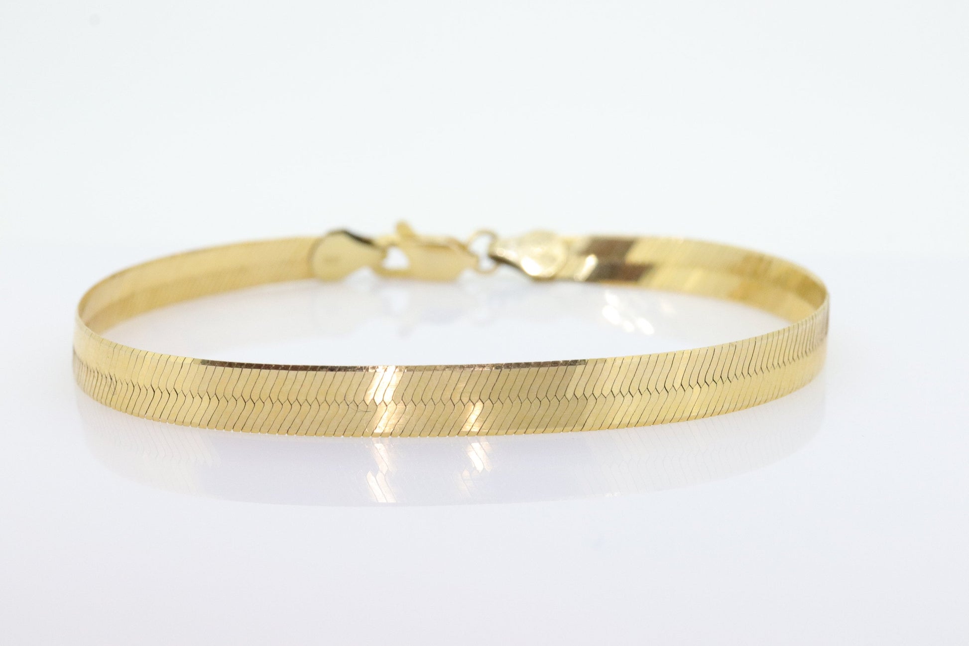 Vintage 14k Yellow Gold High Polish Gloss herringbone bracelet. Wide Herringbone Bracelet. Herringbone chain bracelet. st(178)