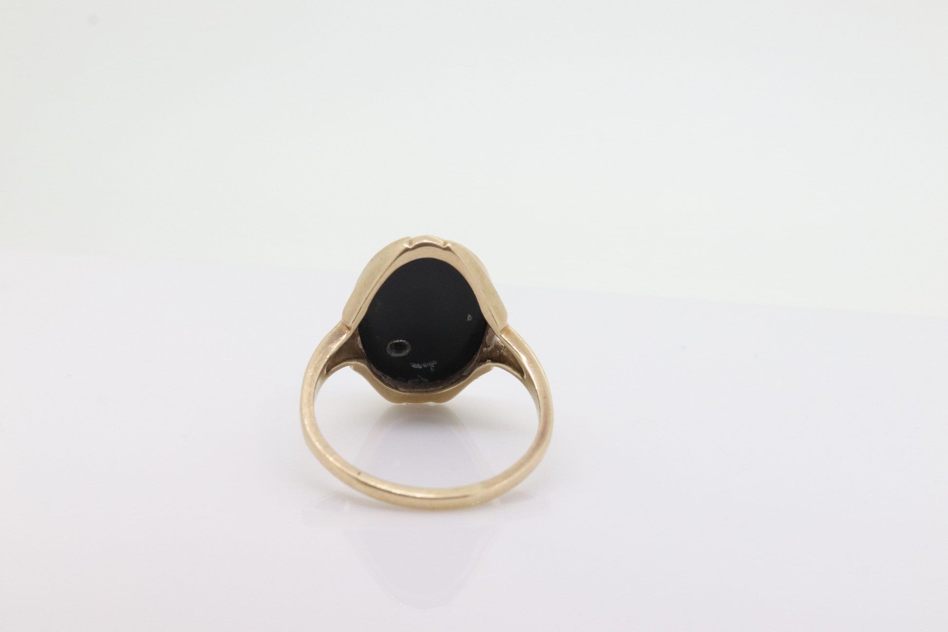 10k ONYX and diamond ring. Shooting Star Onyx ring. Oval Large Onyx bezel set victorian mourning ring. 1950s Ring. st(53)