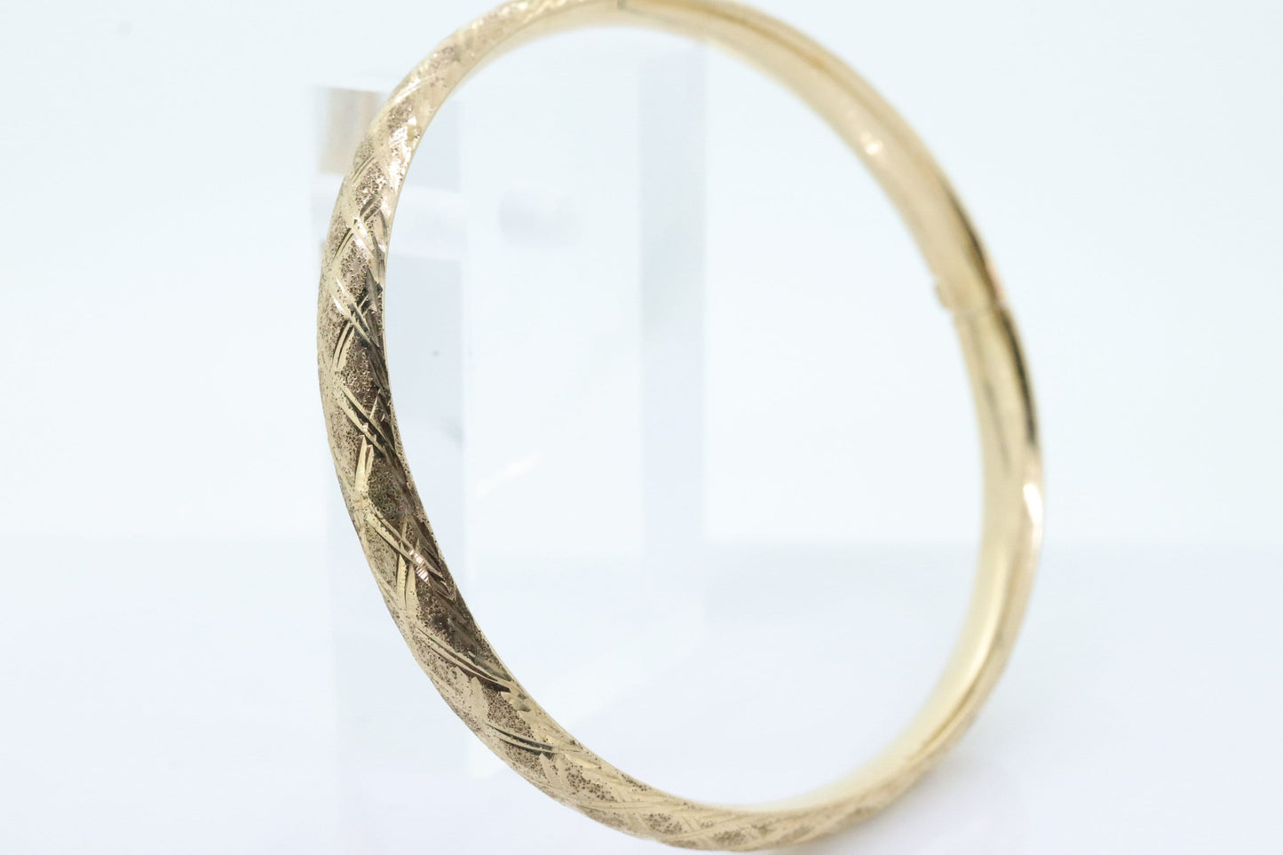 10k Yellow Gold Etched Bangle Bracelet. 10k HOB Gold Hinged Bracelet