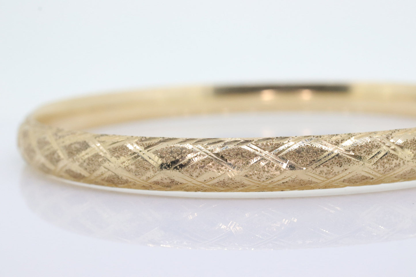 10k Yellow Gold Etched Bangle Bracelet. 10k HOB Gold Hinged Bracelet