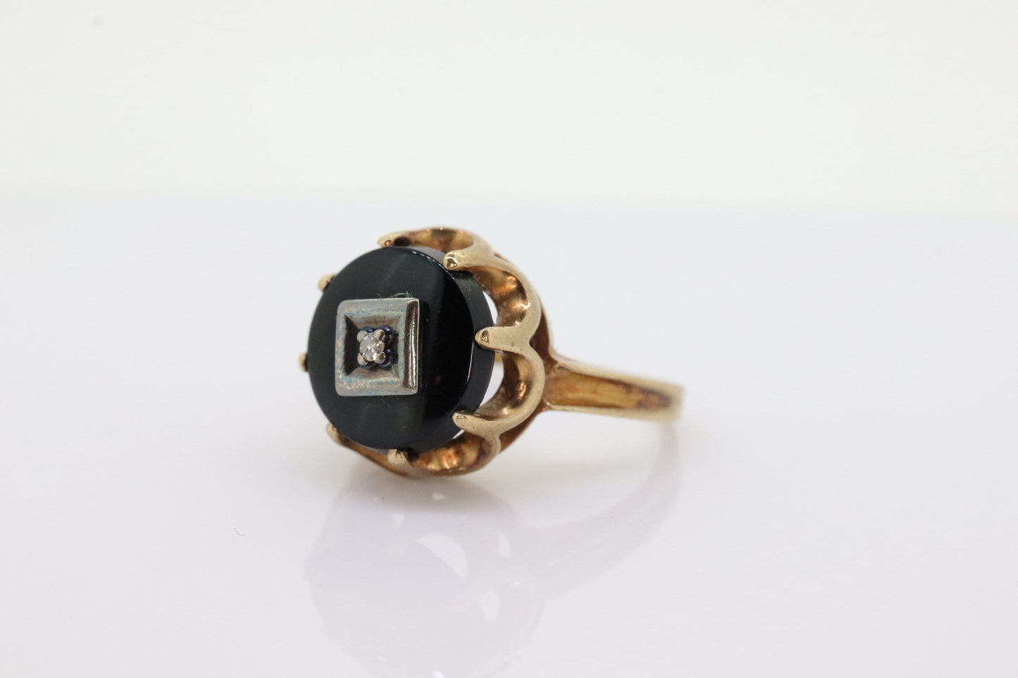 10k Onyx and diamond ring. 10k rose gold round onyx diamond ring. Vintage Mourning ring. st88