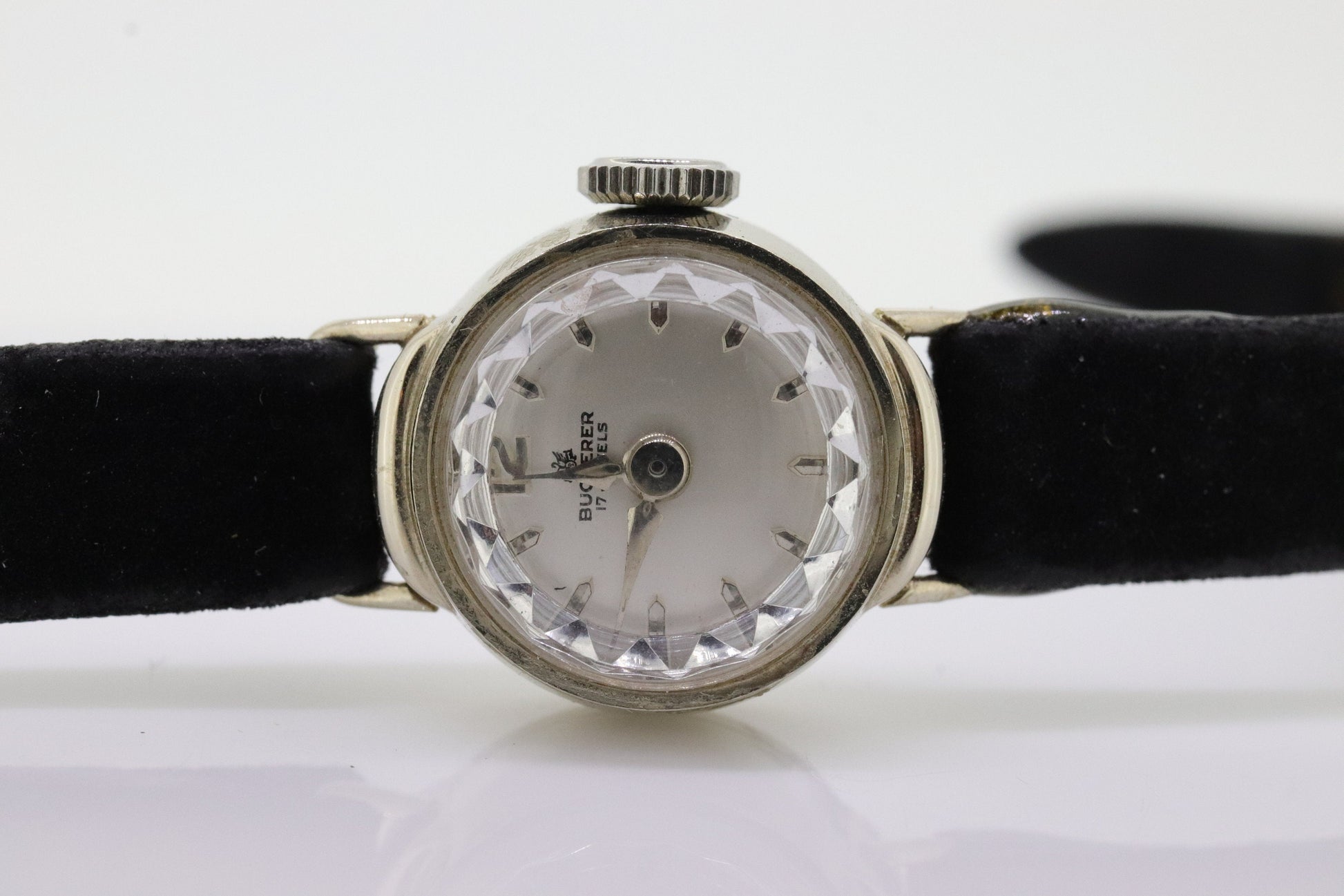 18k Bucherer Manual wristwatch. 18k White gold bezel SWISS manual watch. Minimalist design st(103/50)