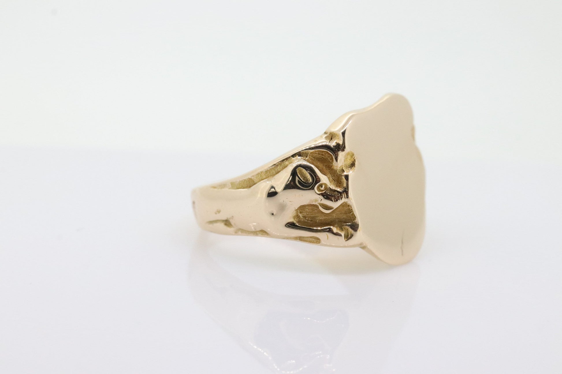 Antique LION Signet Ring. 10k Yellow gold. Blank Engrave able Signet ring. Heavy Lion Lioness Ring st(200)