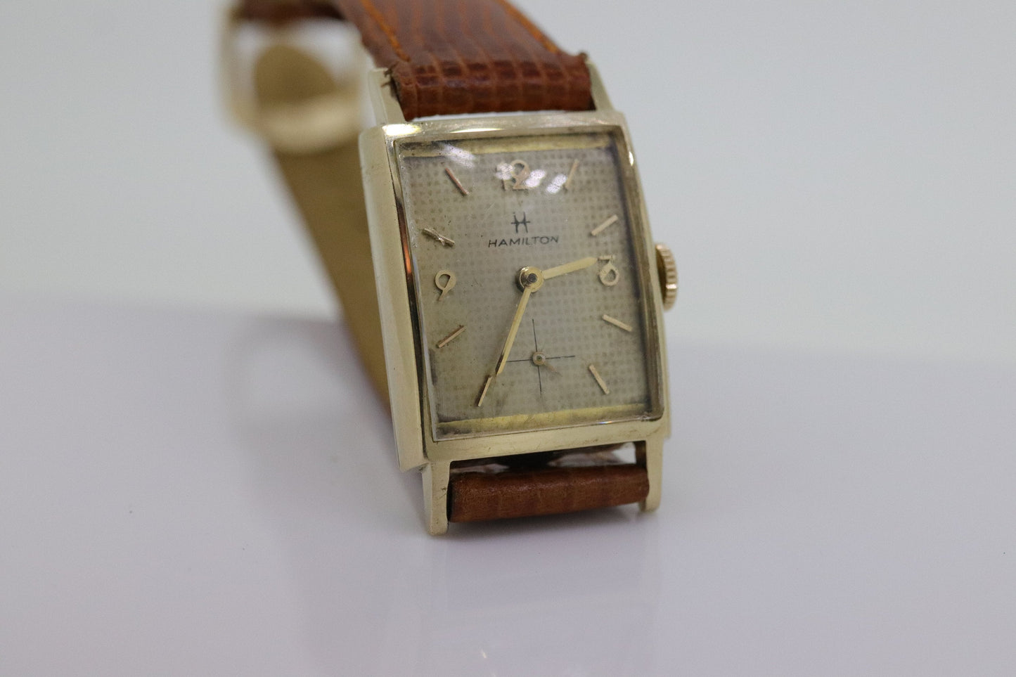 HAMILTON Watch. 14k Yellow Gold Rectangle Hamilton wristwatch