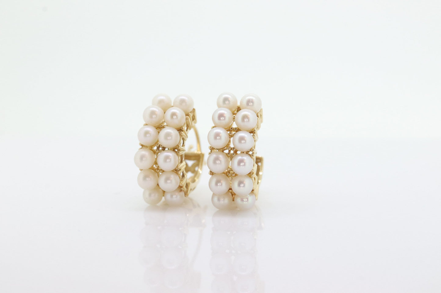 14k Pearl cluster Huggies Huggie Cuff Earrings. Pearls Hoop Twin Pearl Earrings. Bridal Pearl earrings. Wedding st(66)