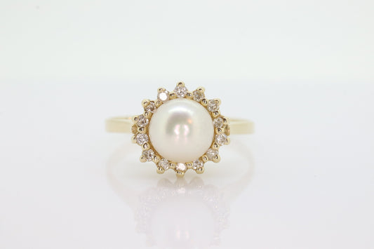 14k Pearl and Diamond Halo ring. 14k Yellow gold Solitaire Halo ring with AKOYA pearl st(92)