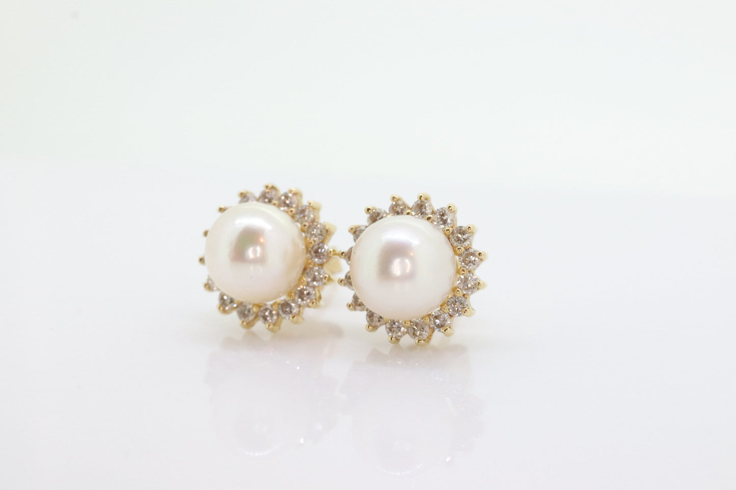 14k Pearl and Diamond stud earrings. Halo Pearl Diamond Elegant and Dainty Pearl diamond studs. st(92)