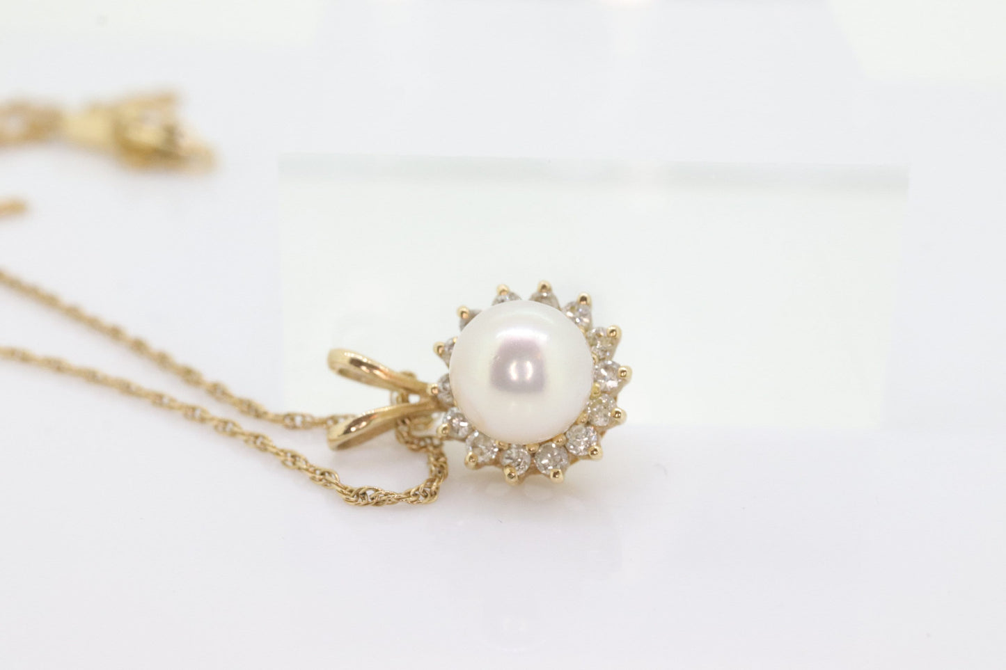 Pearl diamond pendant. 14k Pearl Genuine diamond halo pendant with cable necklace. Pearl Halo pendant Yellow gold. st(92)